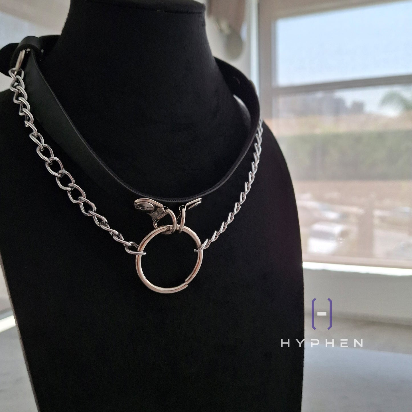 The Bond Choker
