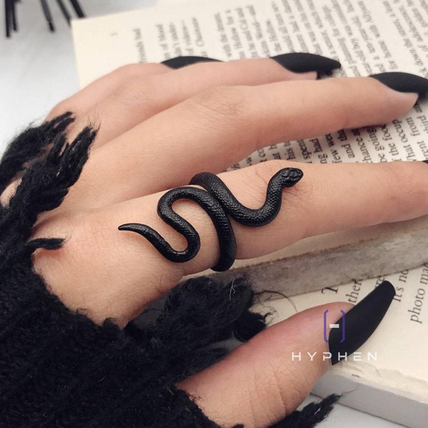 The Venomous Serpent Ring