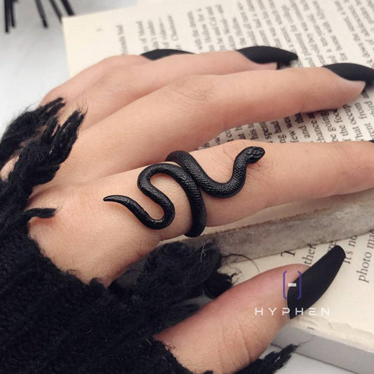 The Venomous Serpent Ring